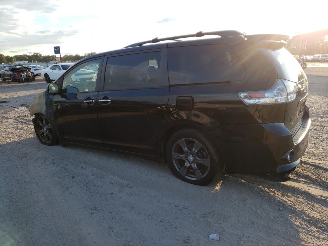 2017 Toyota Sienna VIN 5TDXZ3DC7HS875448 Copart auction photo, burn damage thumbnail 2
