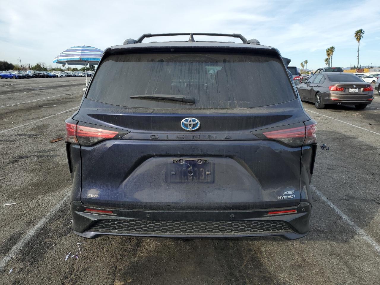 2021 Toyota Sienna VIN 5TDDSKFC6MS018241 Copart auction photo, burn - interior / minor dent/scratches damage thumbnail 6