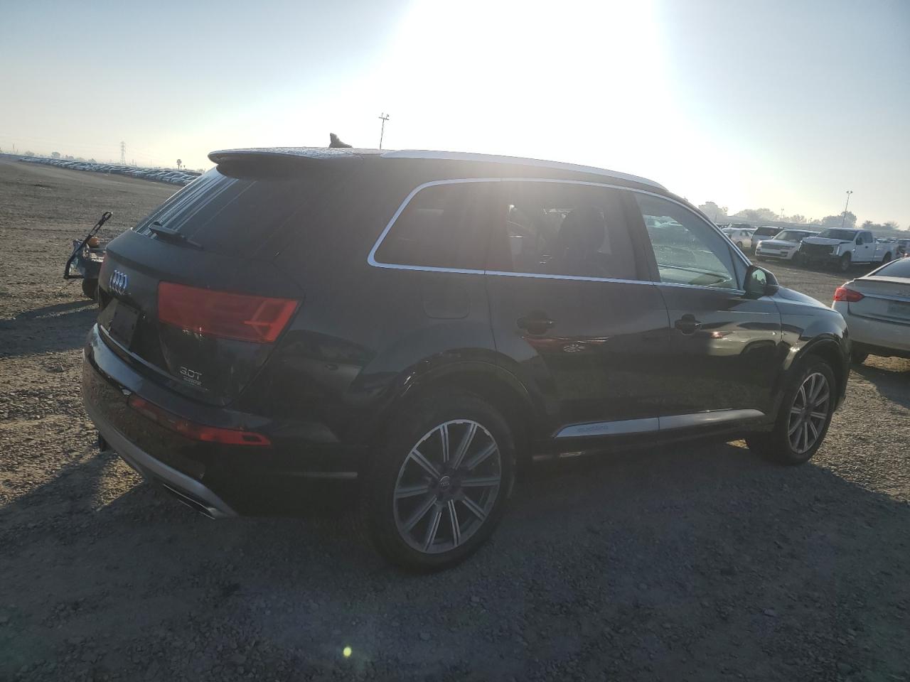 2017 Audi Q7 VIN WA1LAAF71HD037013 Copart auction photo, minor dent/scratches damage thumbnail 3