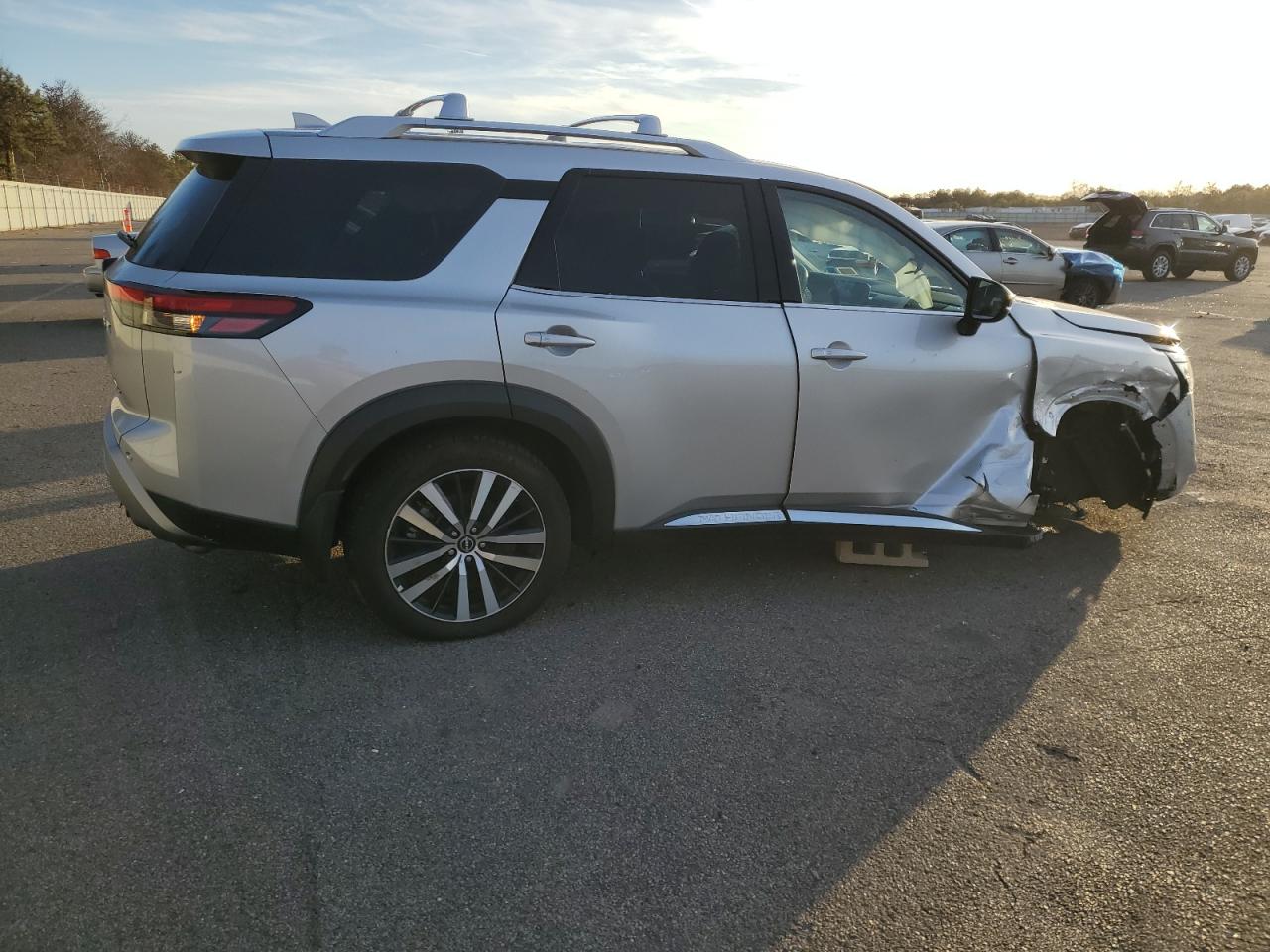 2024 Nissan Pathfinder VIN 5N1DR3DJ6RC218298 Copart auction photo, front end / side damage thumbnail 3