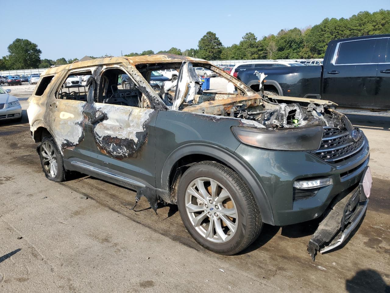 2022 Ford Explorer VIN 1FMSK7DHXNGC39237 Copart auction photo, burn damage thumbnail 4