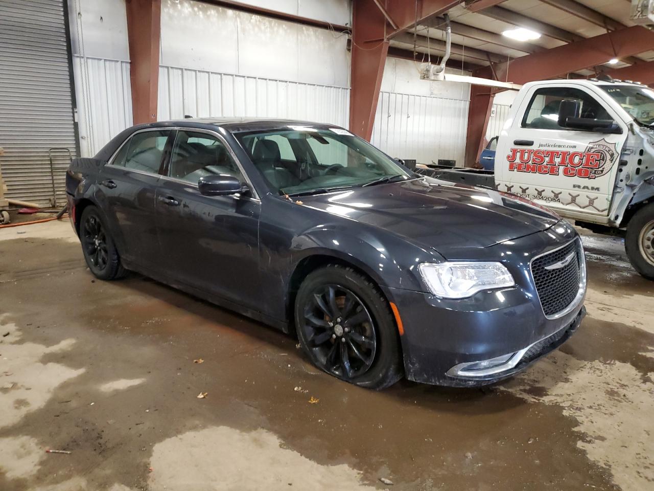 2016 Chrysler 300 VIN 2C3CCARG4GH358464 Copart auction photo, side / front end damage thumbnail 4
