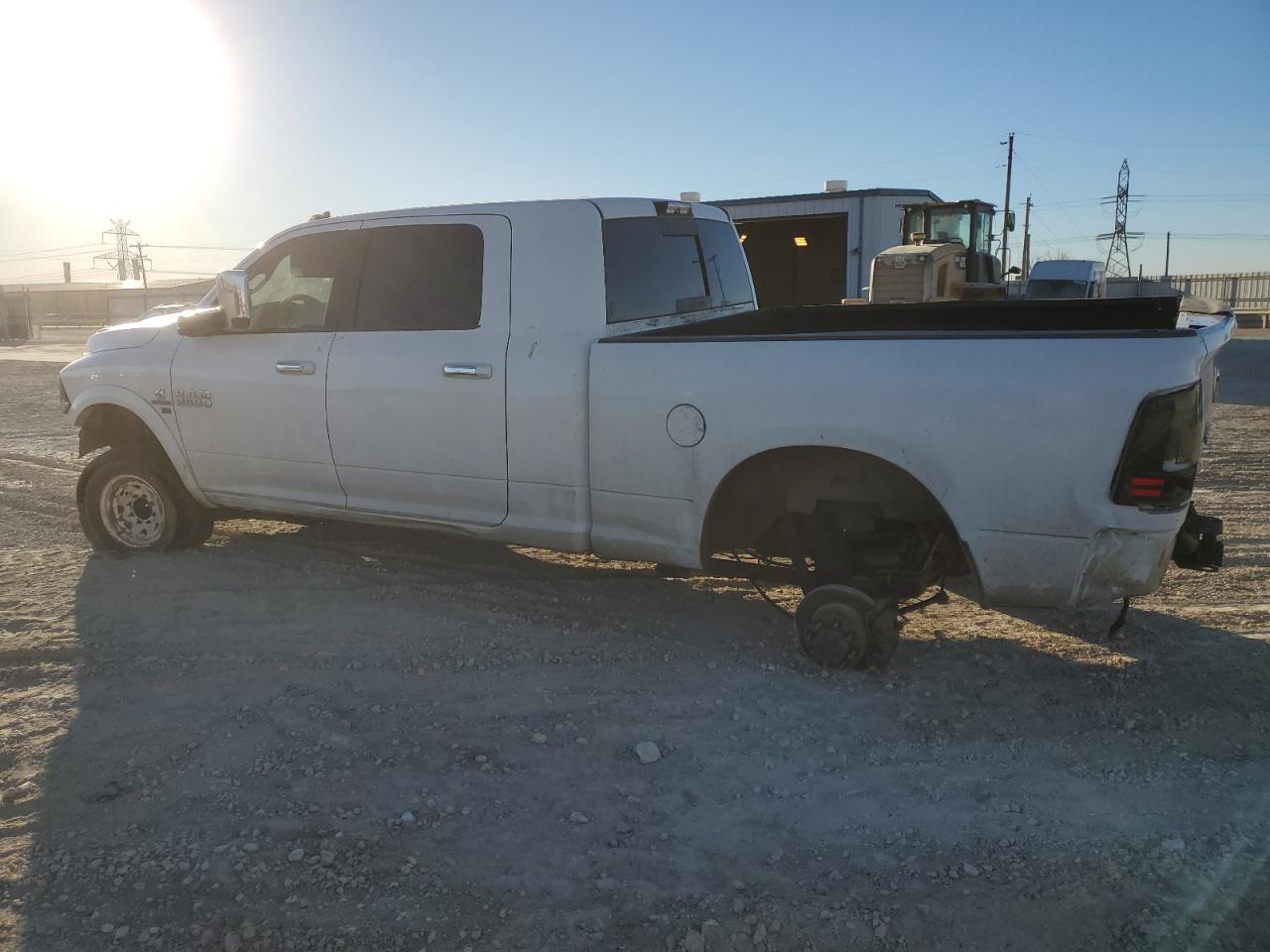 2015 RAM 2500 VIN 3C6UR5NL6FG552735 Copart auction photo, front end / minor dent/scratches damage thumbnail 2