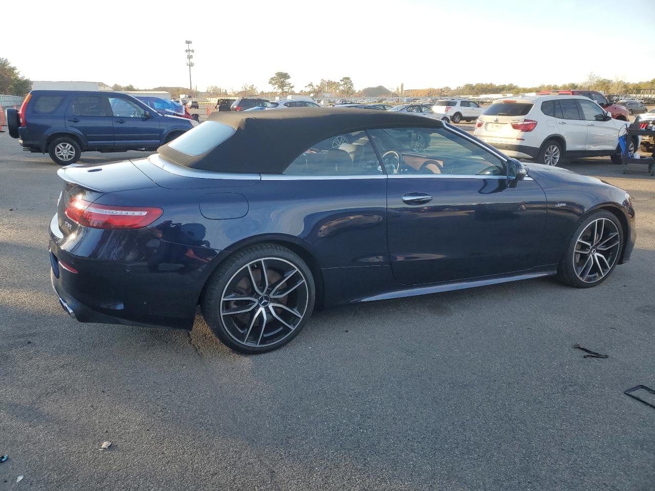 2019 Mercedes-Benz E-klasse VIN WDD1K6BB1KF083525 Copart auction photo, side / minor dent/scratches damage thumbnail 3