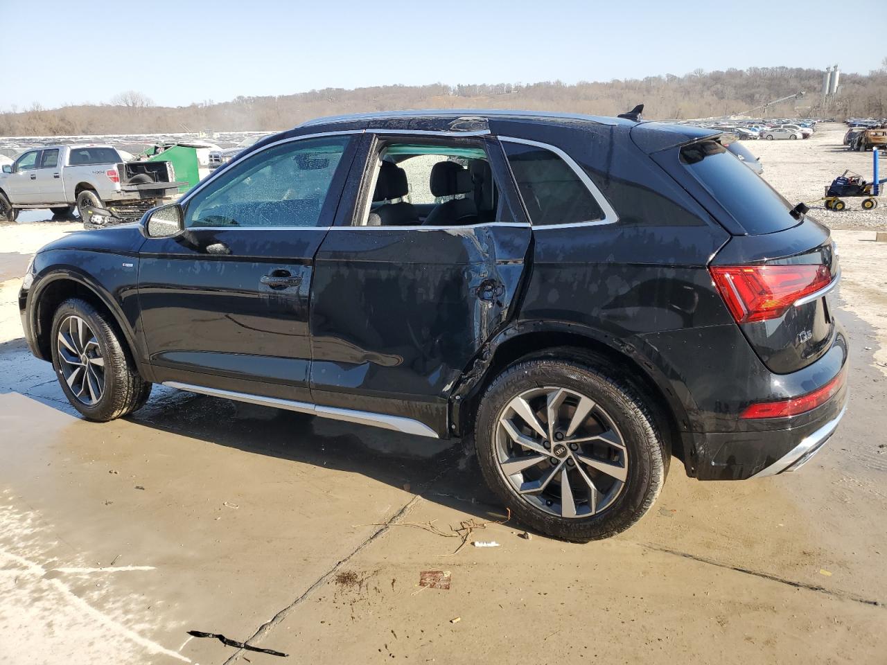 2023 Audi Q5 VIN WA1EAAFY9P2018513 Copart auction photo, side damage thumbnail 2