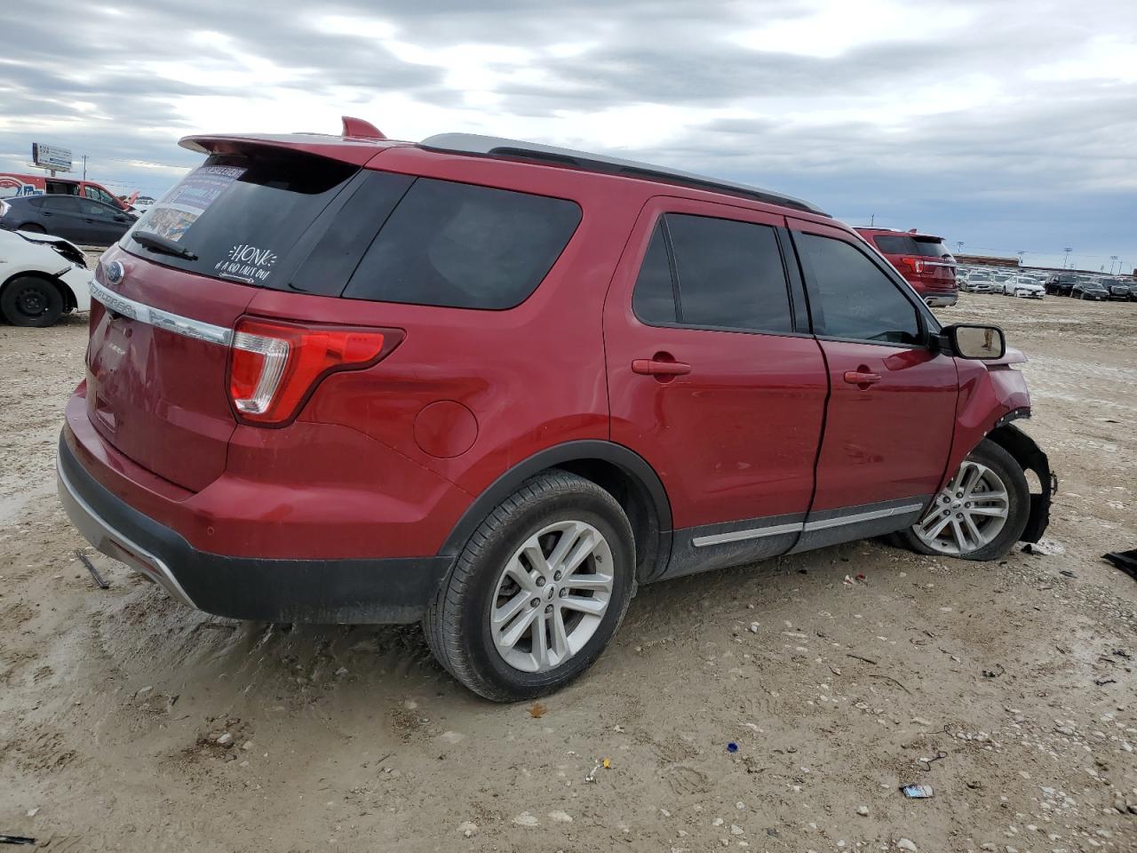 2017 Ford Explorer VIN 1FM5K7D81HGD16711 Copart auction photo, front end / minor dent/scratches damage thumbnail 3