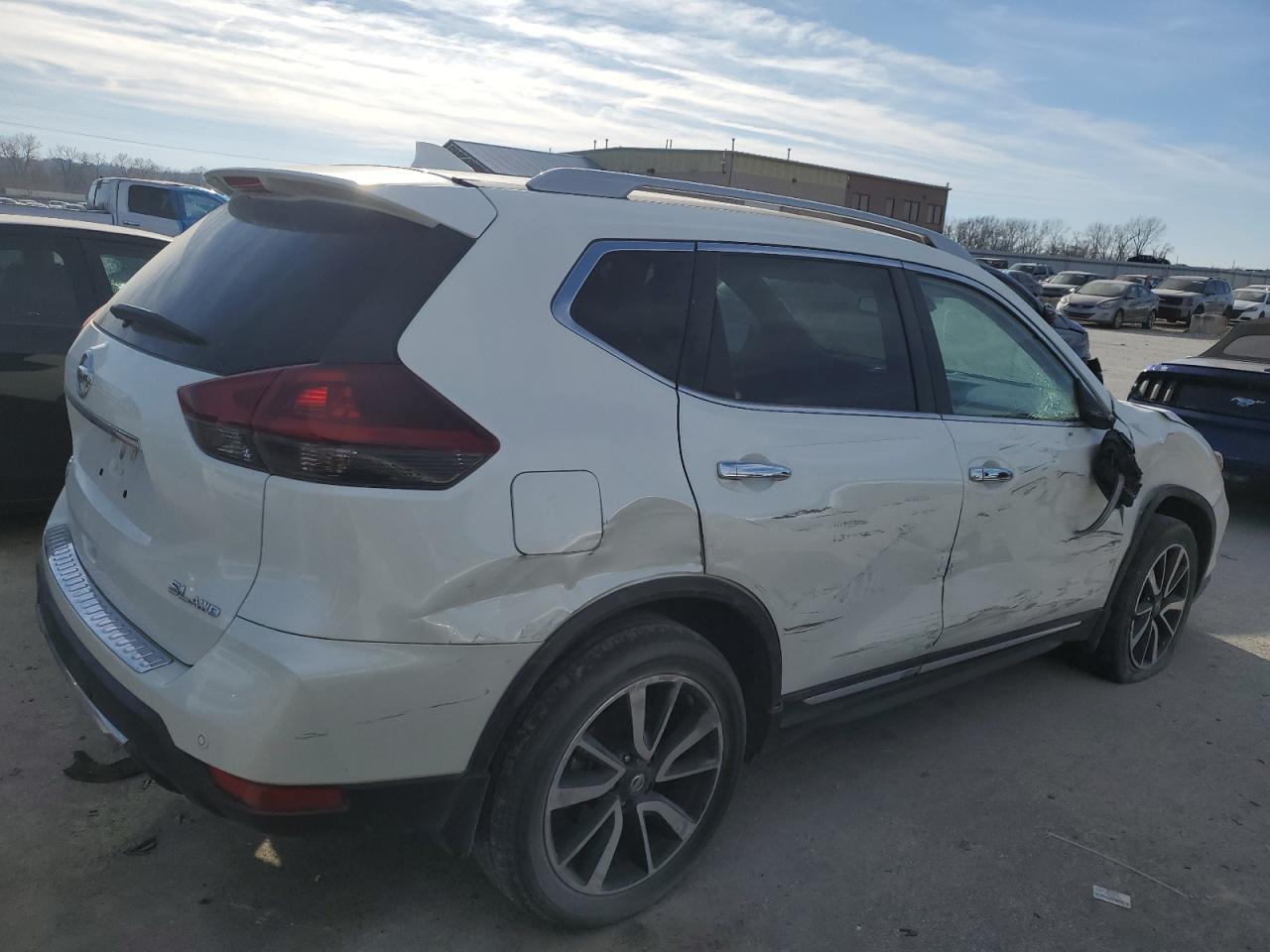 2020 Nissan Rogue VIN 5N1AT2MV8LC706306 Copart auction photo, front end / side damage thumbnail 3