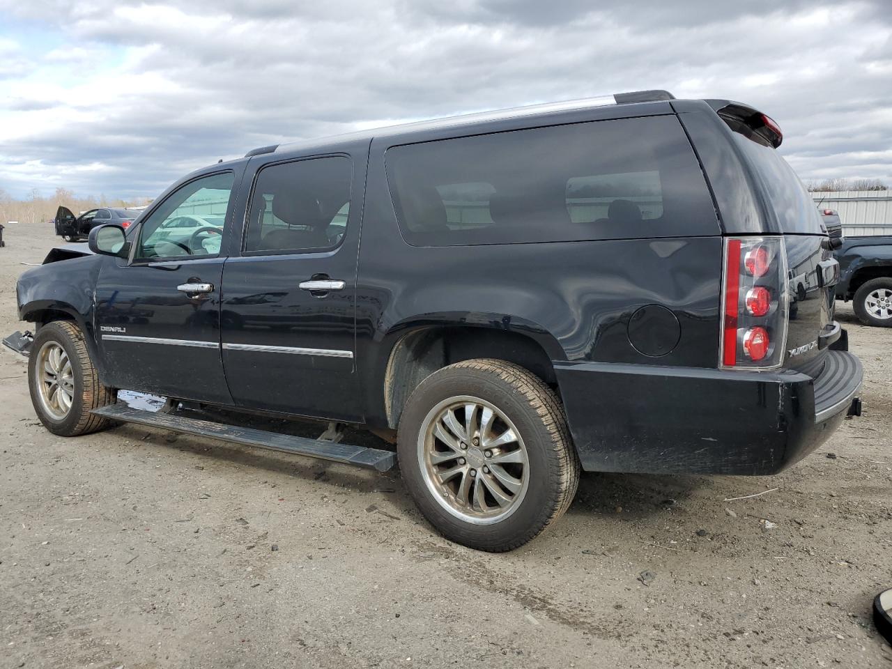 2013 GMC Yukon VIN 1GKS2MEF5DR269351 Copart auction photo, front end damage thumbnail 2