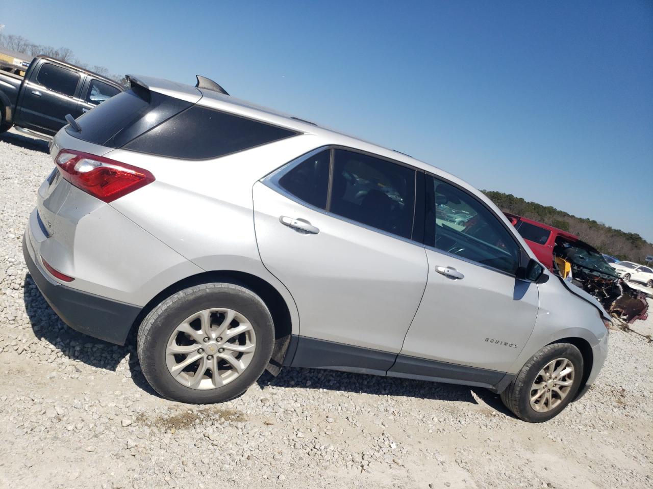 2019 Chevrolet Equinox VIN 2GNAXKEV6K6200947 Copart auction photo, front end / minor dent/scratches damage thumbnail 3