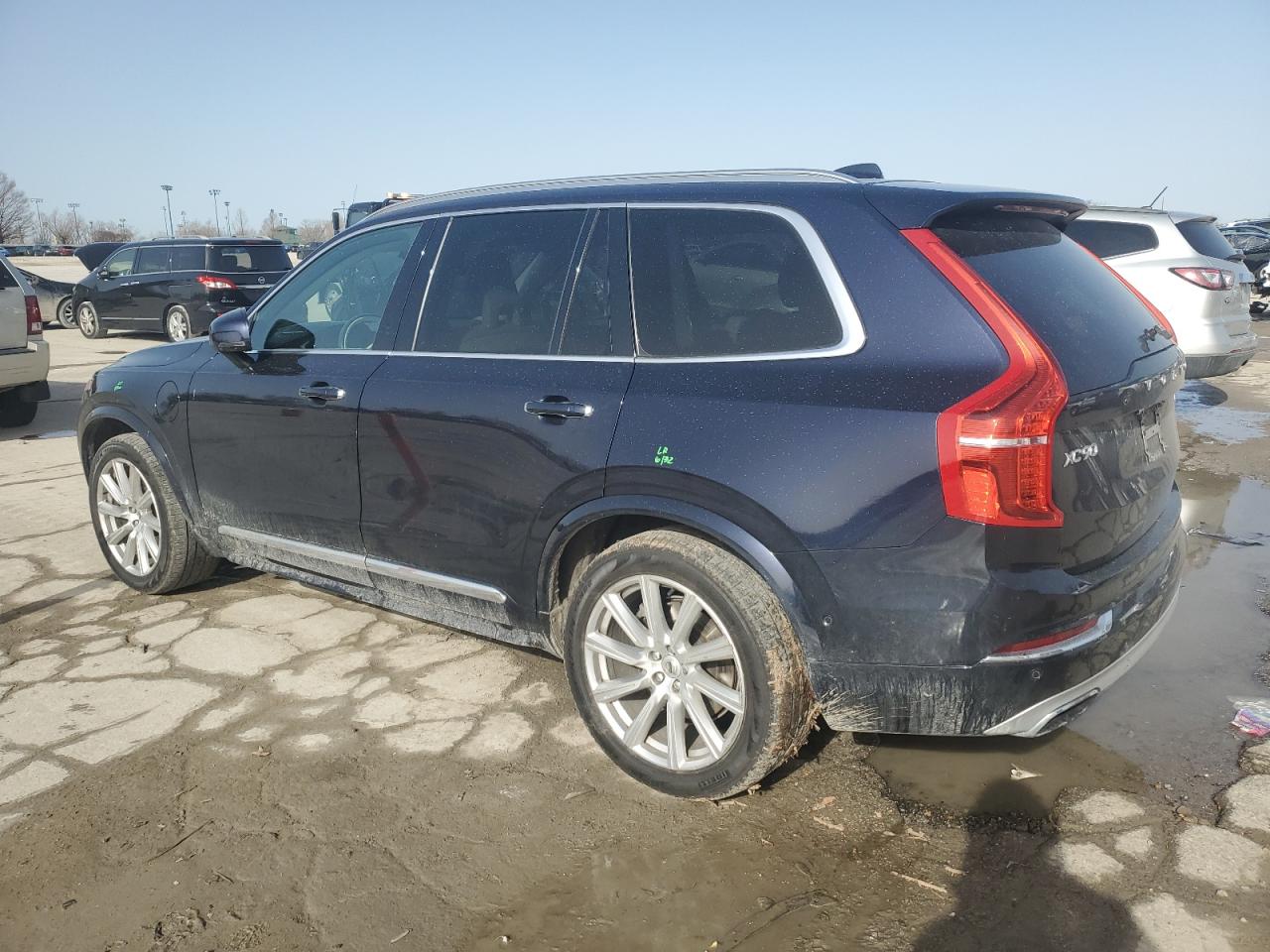2017 Volvo XC90 VIN YV4BC0PL8H1147850 Copart auction photo, front end / minor dent/scratches damage thumbnail 2