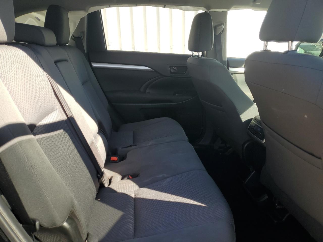 2019 Toyota Highlander VIN 5TDZARFH6KS048723 Copart auction photo, side / front end damage thumbnail 11