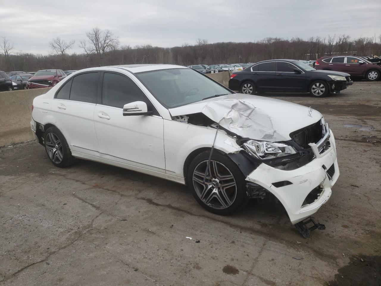 2014 Mercedes-Benz C-klasse VIN WDDGF8AB2EG251523 Copart auction photo, front end / minor dent/scratches damage thumbnail 4