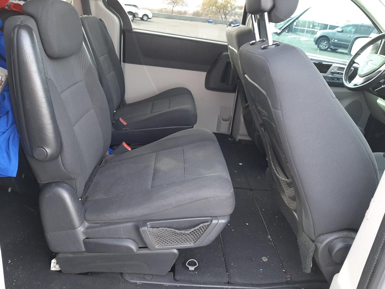 2010 Dodge Caravan VIN 2D4RN5D16AR475669 Copart auction photo, vandalism damage thumbnail 11