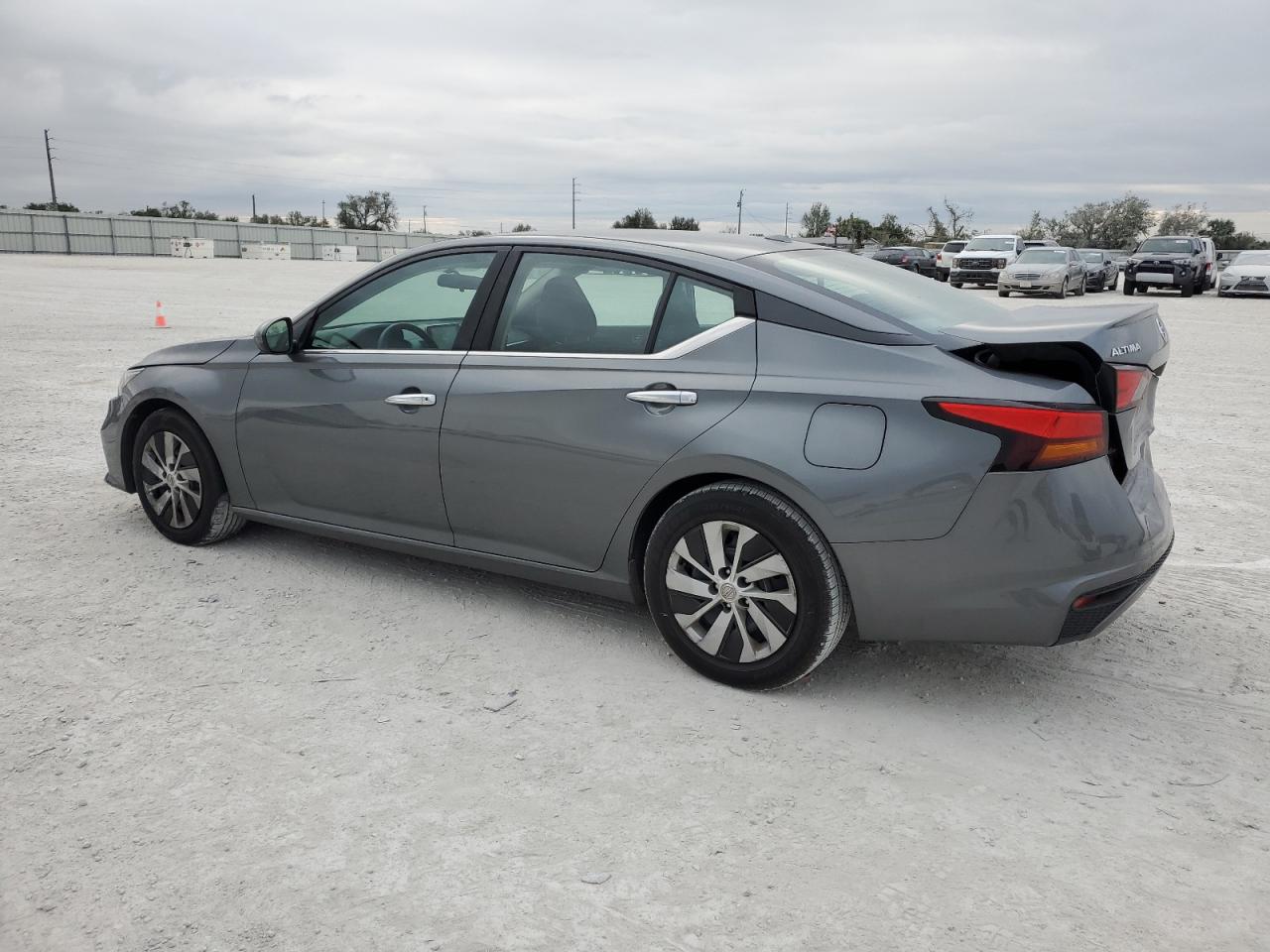 2019 Nissan Altima VIN 1N4BL4BV8KC168718 Copart auction photo, rear end / minor dent/scratches damage thumbnail 2