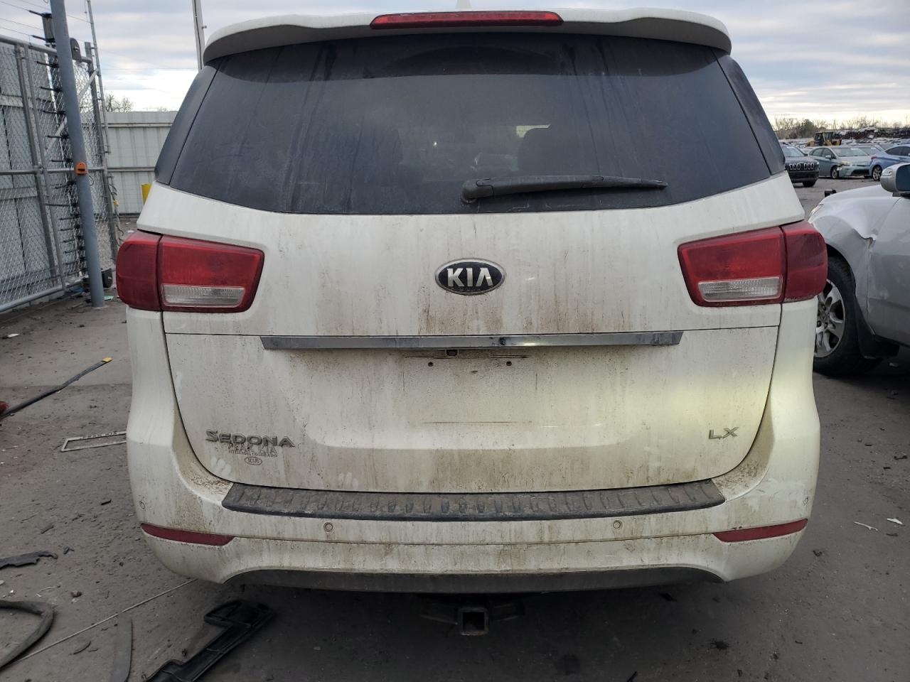 2016 KIA Sedona VIN KNDMB5C15G6121563 Copart auction photo, front end / hail damage thumbnail 6