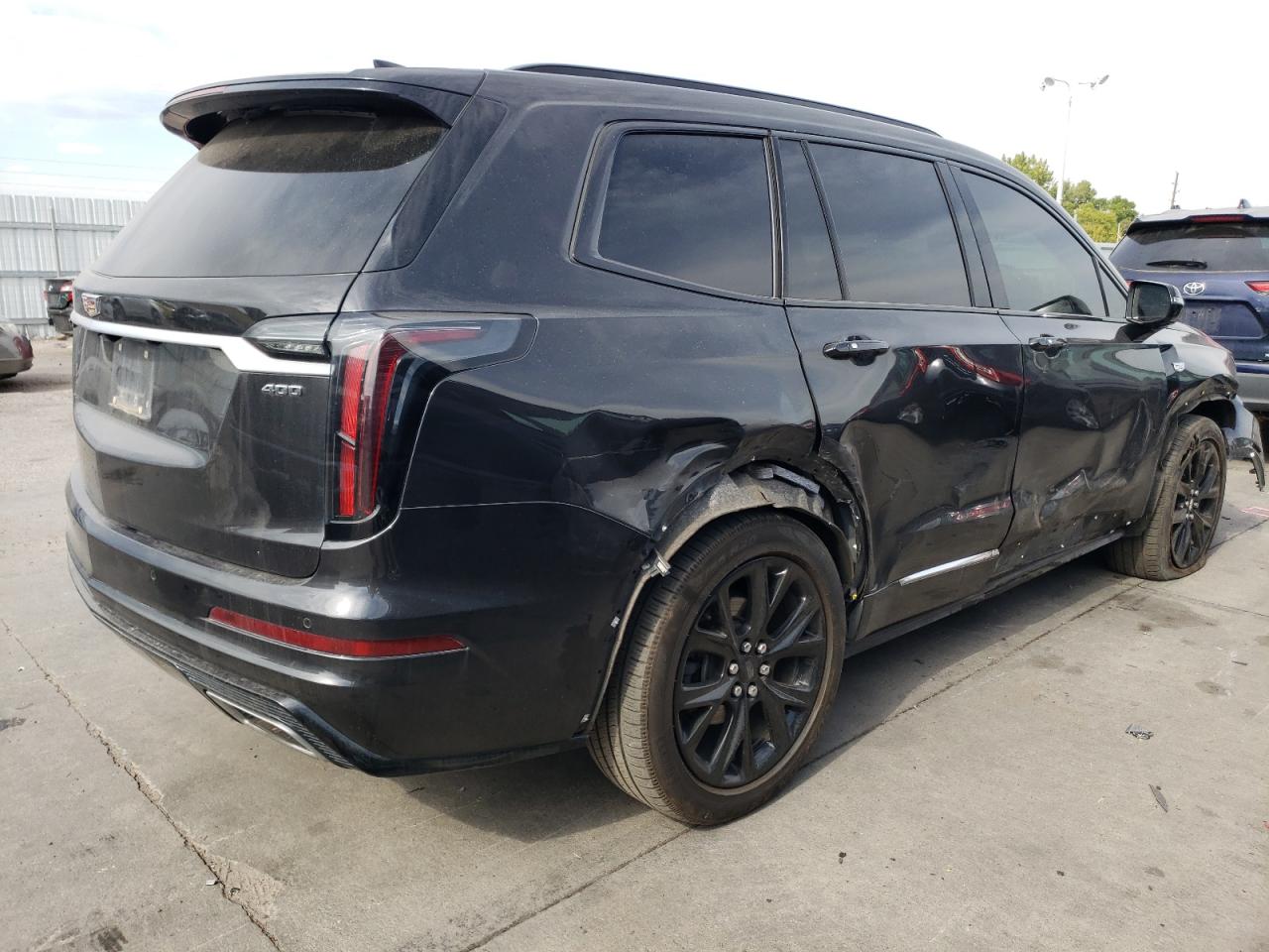 2020 Cadillac XT6 VIN 1GYKPGRS3LZ109709 Copart auction photo, front end / side damage thumbnail 3