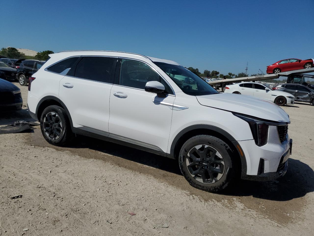 2024 KIA Sorento VIN 5XYRLDJC4RG290216 Copart auction photo, front end / minor dent/scratches damage thumbnail 4