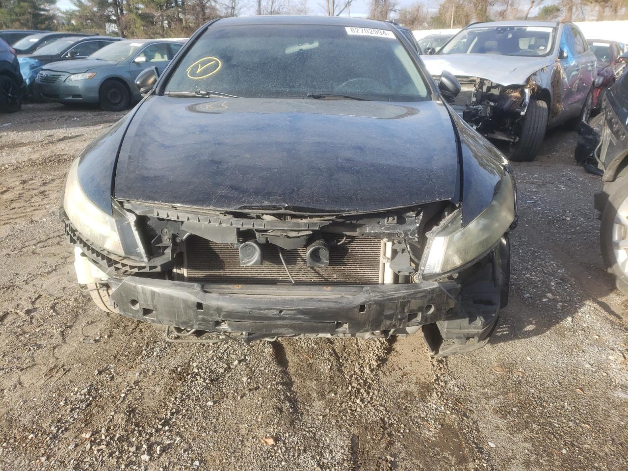 2011 Honda Accord VIN 1HGCS1B82BA002556 Copart auction photo, front end / minor dent/scratches damage thumbnail 5