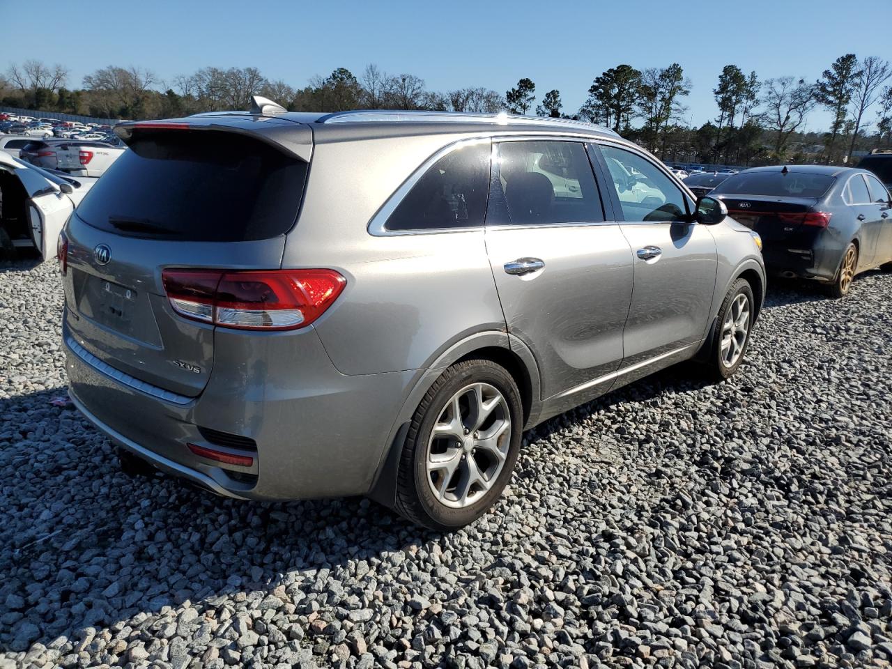 2017 KIA Sorento VIN 5XYPK4A56HG227659 Copart auction photo, front end damage thumbnail 3