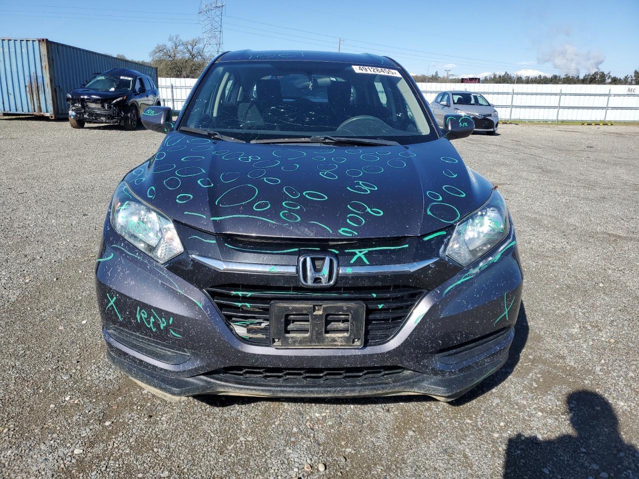 2018 Honda HR-V VIN 3CZRU5G31JM700921 Copart auction photo, front end / side damage thumbnail 5
