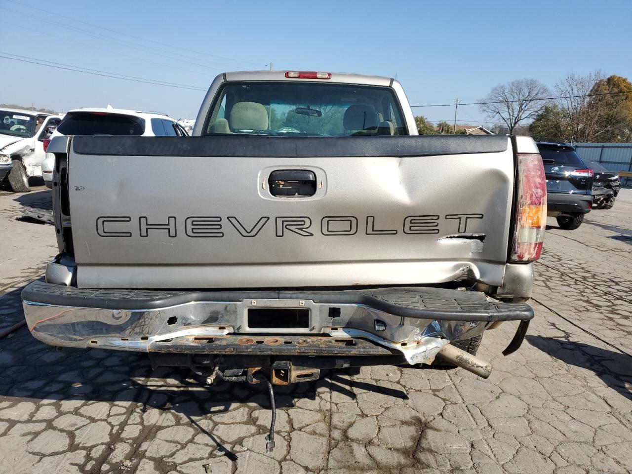2001 Chevrolet Silverado VIN 1GCEC14W61Z327940 Copart auction photo, biohazard/chemical / all over damage thumbnail 6