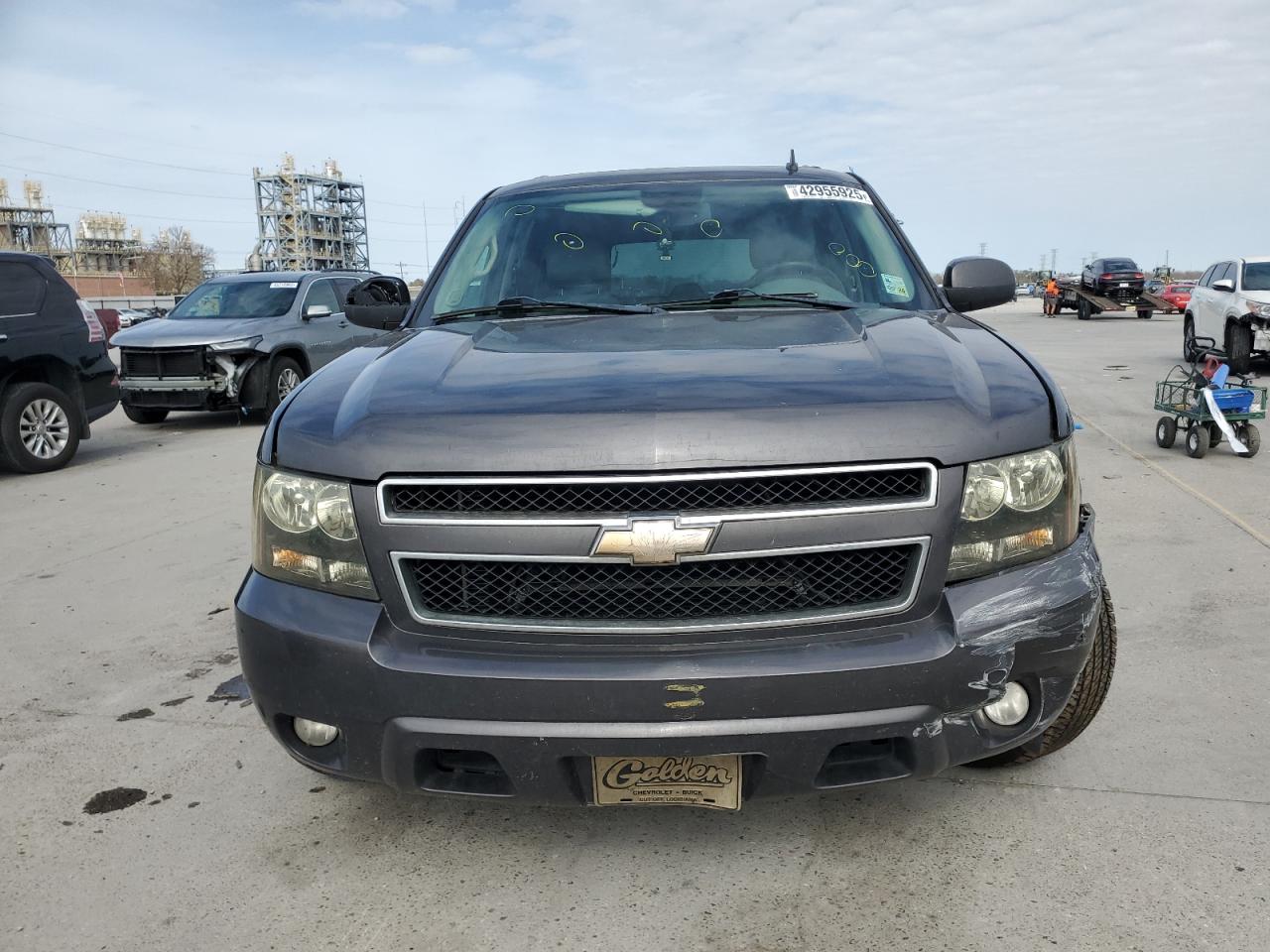 2010 Chevrolet Suburban VIN 1GNUCJE06AR291731 Copart auction photo, front end damage thumbnail 5