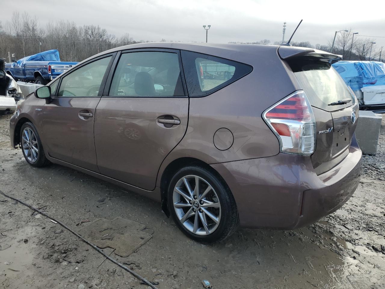 2015 Toyota Prius VIN JTDZN3EU8FJ031375 Copart auction photo, front end damage thumbnail 2