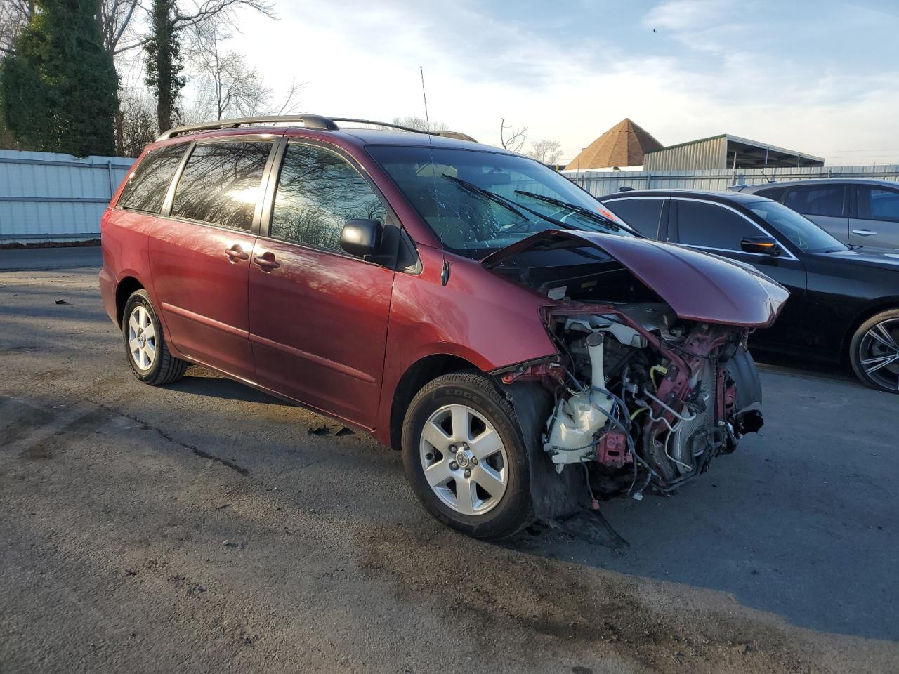 2007 Toyota Sienna VIN 5TDZK23C47S023274 Copart auction photo, front end damage thumbnail 4