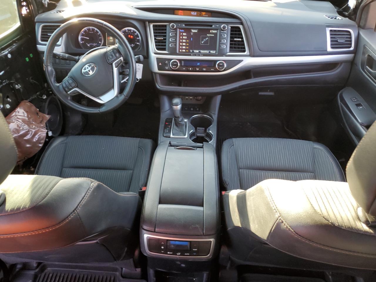 2019 Toyota Highlander VIN 5TDBZRFH8KS975393 Copart auction photo, hail / front end damage thumbnail 8