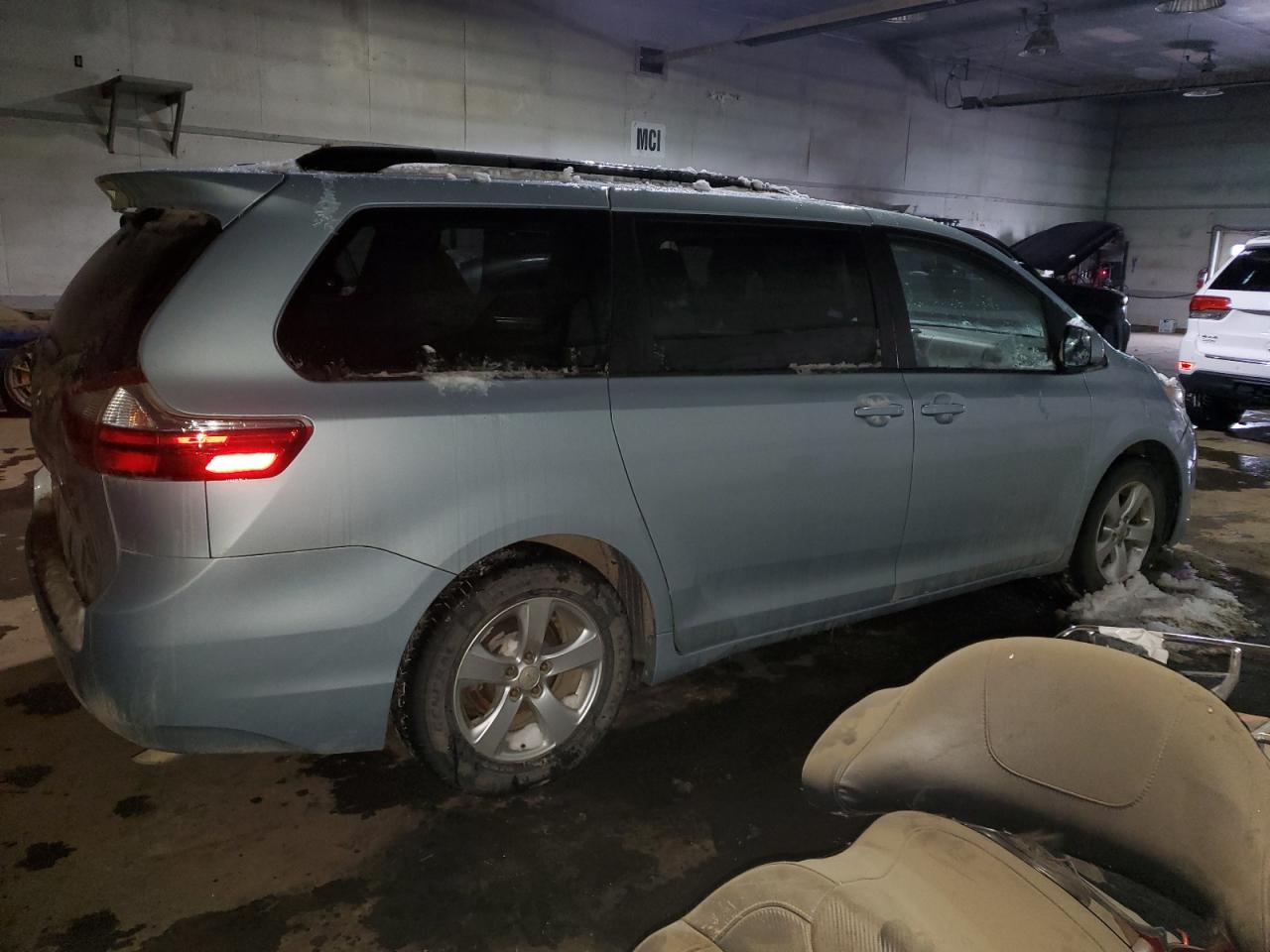 2015 Toyota Sienna VIN 5TDKK3DC6FS634007 Copart auction photo, front end damage thumbnail 3
