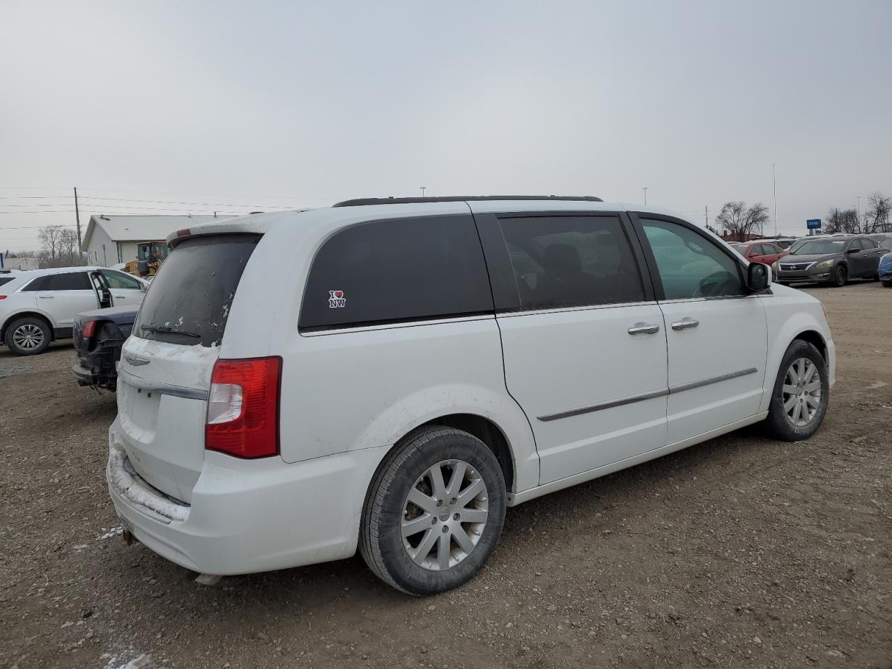 2015 Chrysler Town & Country VIN 2C4RC1BG2FR716945 Copart auction photo, minor dent/scratches damage thumbnail 3