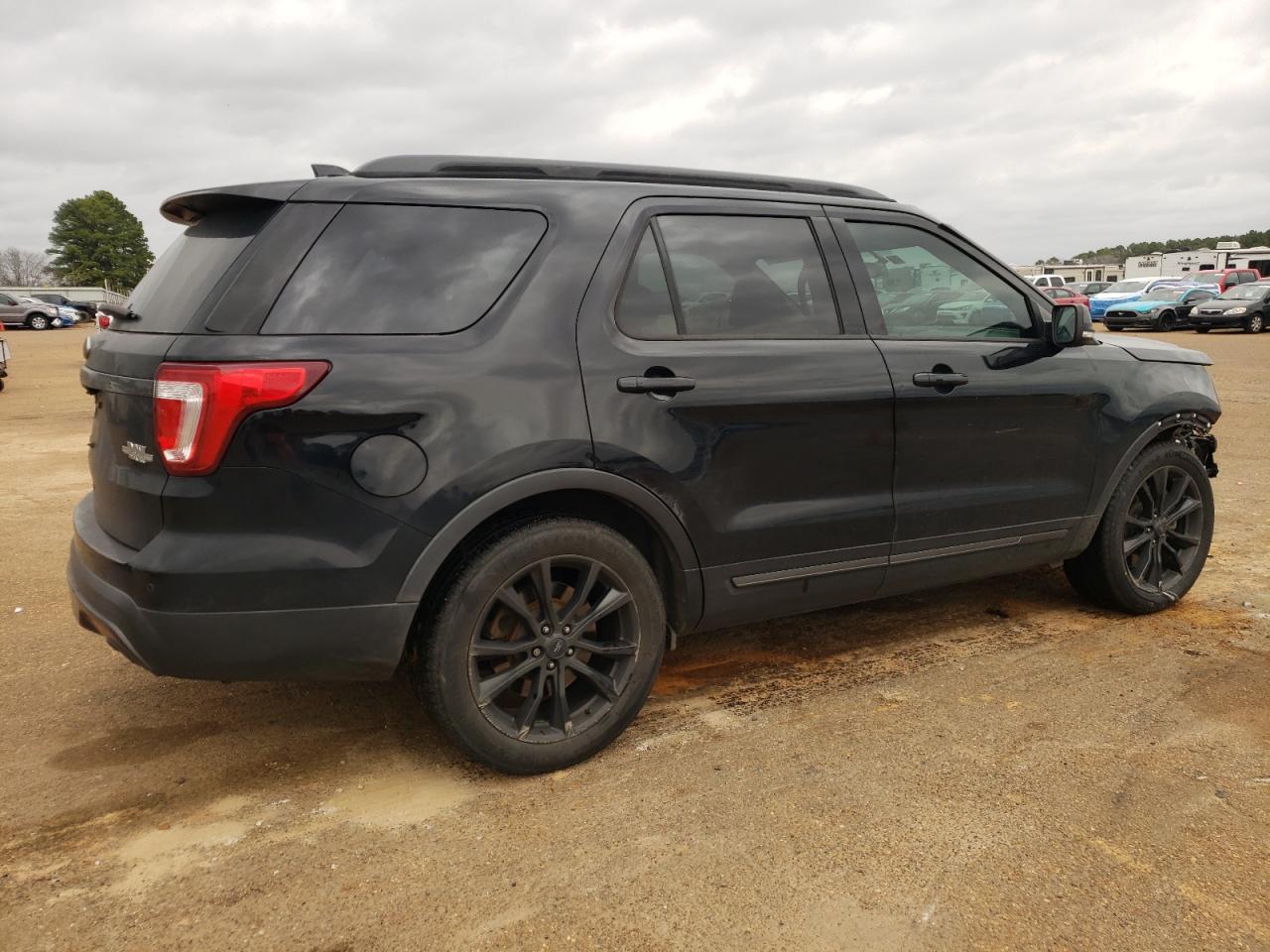 2017 Ford Explorer VIN 1FM5K7D84HGE22134 Copart auction photo, front end damage thumbnail 3