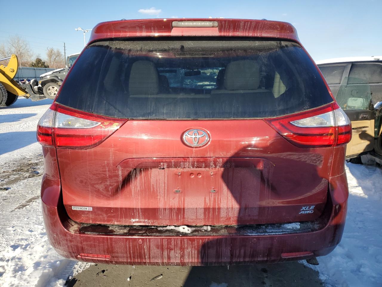 2017 Toyota Sienna VIN 5TDDZ3DCXHS178665 Copart auction photo, front end damage thumbnail 6