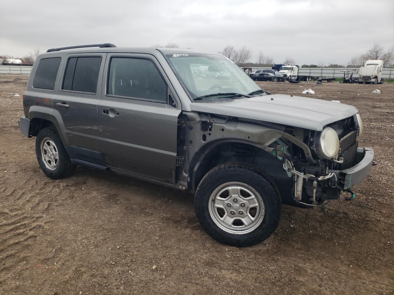 2012 Jeep Liberty (Patriot) VIN 1C4NJRBB1CD571984 Copart auction photo, front end / minor dent/scratches damage thumbnail 4