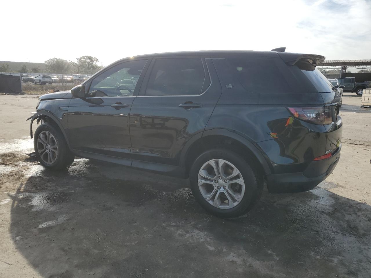2020 Land Rover Discovery VIN SALCJ2FX8LH834977 Copart auction photo, front end damage thumbnail 2
