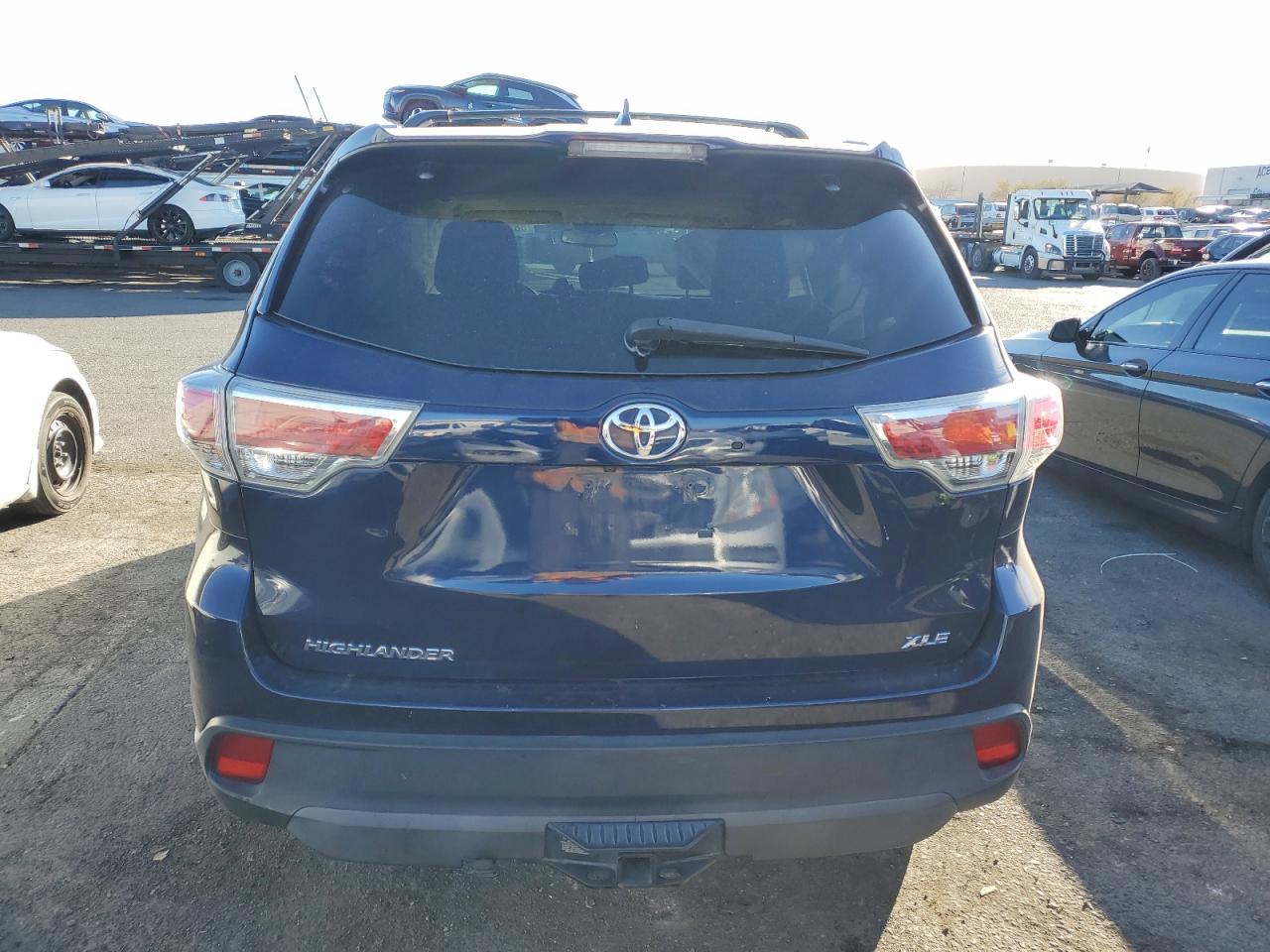 2015 Toyota Highlander VIN 5TDKKRFH9FS114668 Copart auction photo, front end damage thumbnail 6