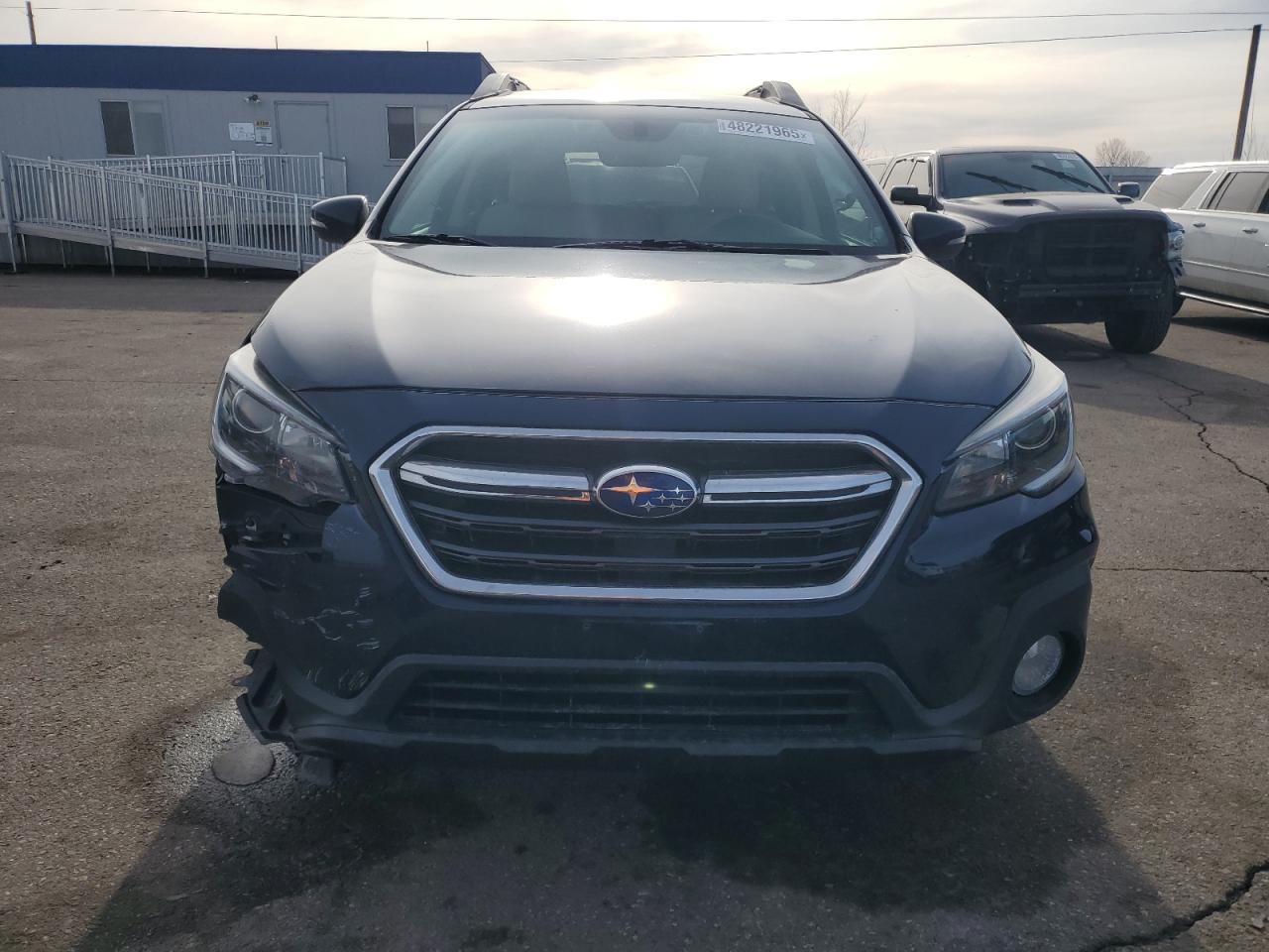 2018 Subaru Outback VIN 4S4BSAFC3J3256381 Copart auction photo, front end / undercarriage damage thumbnail 5