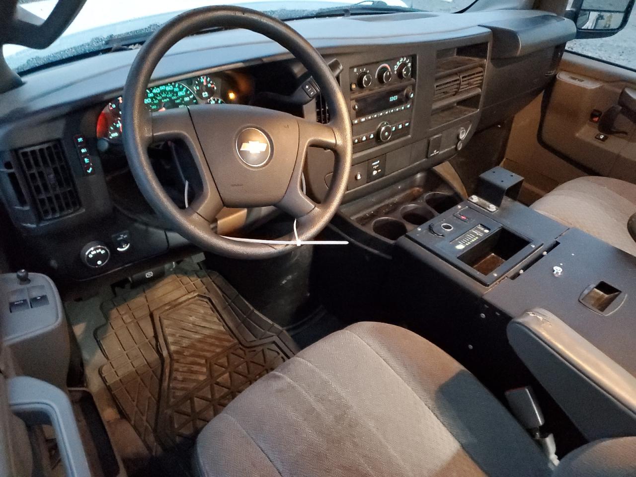2017 Chevrolet Express VIN 1GCWGAFF5H1159819 Copart auction photo, front end / mechanical damage thumbnail 8