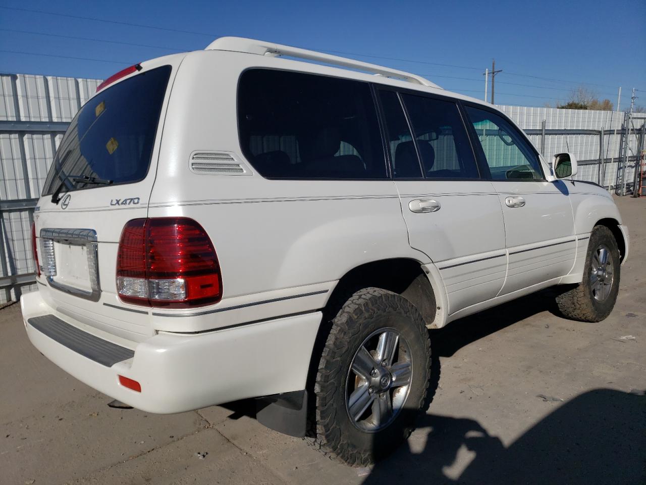 2006 Lexus LX VIN JTJHT00W164012493 Copart auction photo, front end / minor dent/scratches damage thumbnail 3