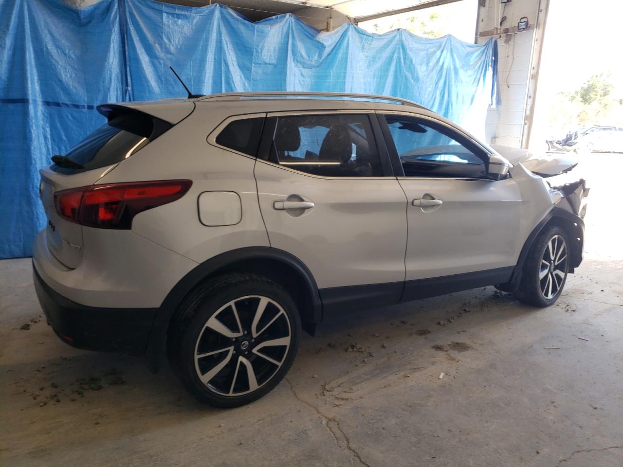 2017 Nissan Rogue VIN JN1BJ1CR3HW140917 Copart auction photo, front end / side damage thumbnail 3