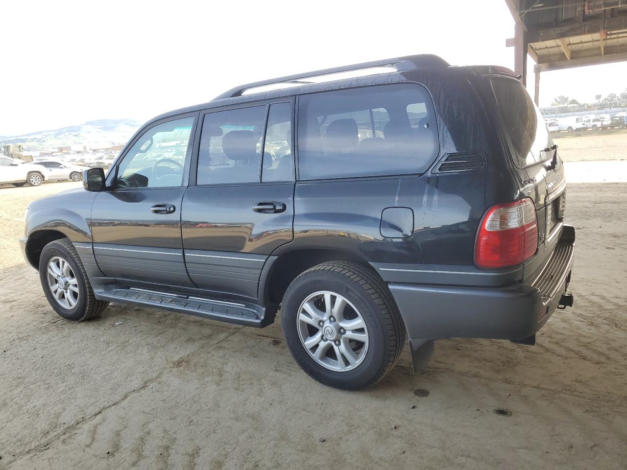 2004 Lexus LX VIN JTJHT00W643537018 Copart auction photo, minor dent/scratches damage thumbnail 2
