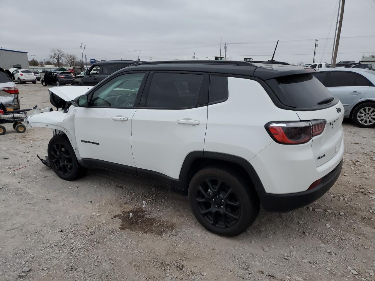 2022 Jeep Compass VIN 3C4NJDBB4NT166217 Copart auction photo, front end / minor dent/scratches damage thumbnail 2