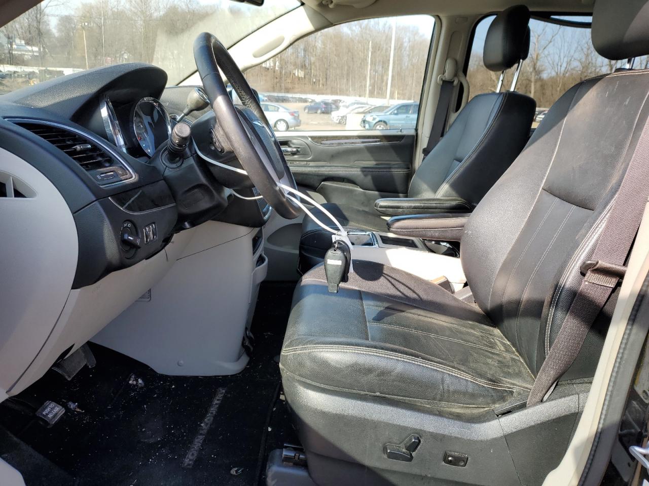 2016 Chrysler Town & Country VIN 2C4RC1BG7GR159337 Copart auction photo, side / minor dent/scratches damage thumbnail 7