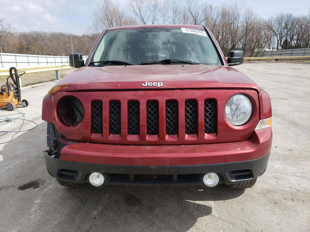 2014 Jeep Liberty (Patriot) VIN 1C4NJRFB7ED693553 Copart auction photo, front end damage thumbnail 5