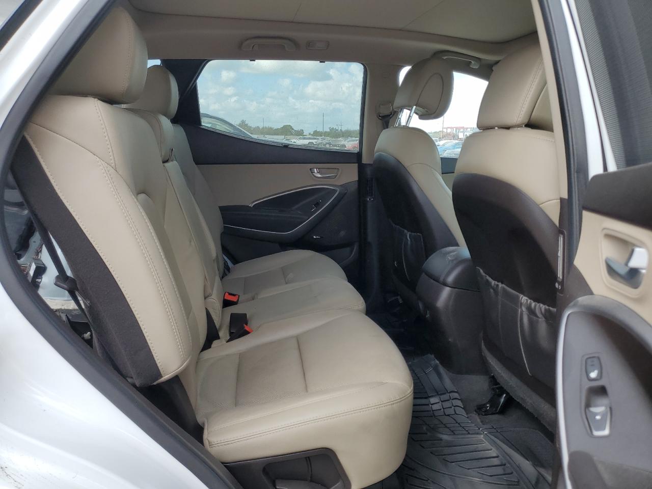 2017 Hyundai Santa Fe VIN 5XYZUDLBXHG413792 Copart auction photo, rear end / minor dent/scratches damage thumbnail 11