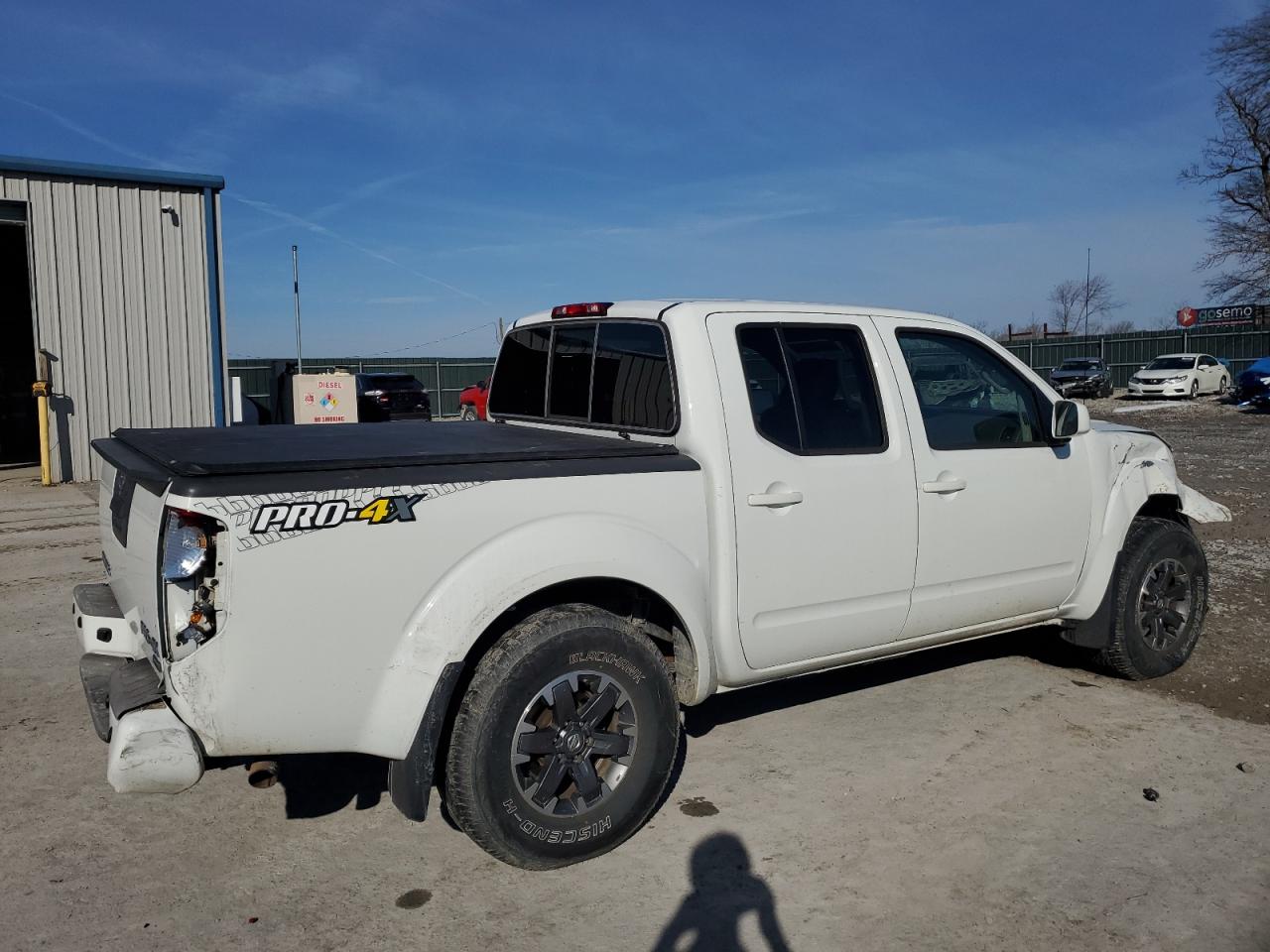 2017 Nissan Navara (Frontier) VIN 1N6DD0EV8HN717591 Copart auction photo, front end / rear end damage thumbnail 3