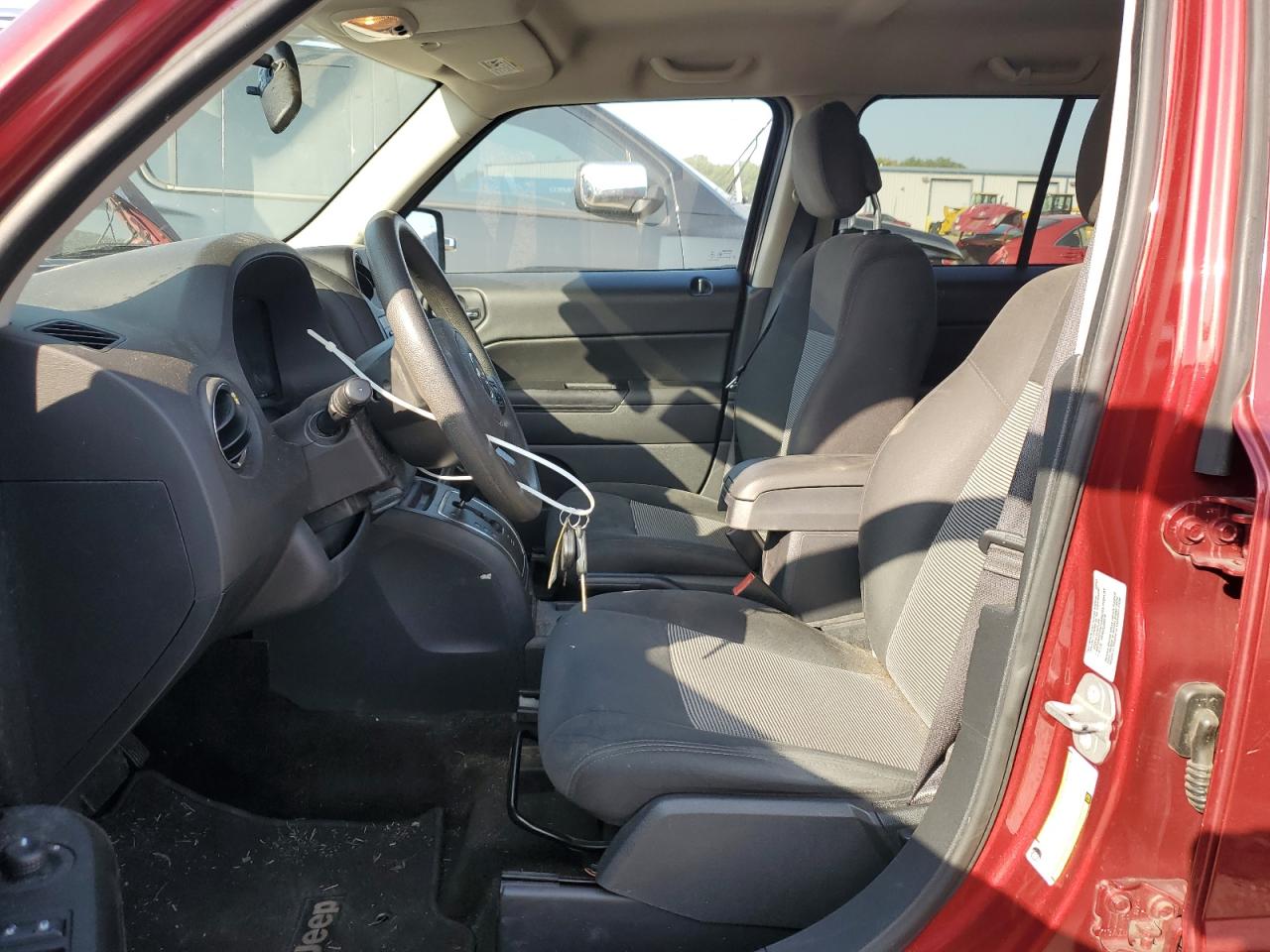 2015 Jeep Liberty (Patriot) VIN 1C4NJPBA3FD388845 Copart auction photo, front end / side damage thumbnail 7