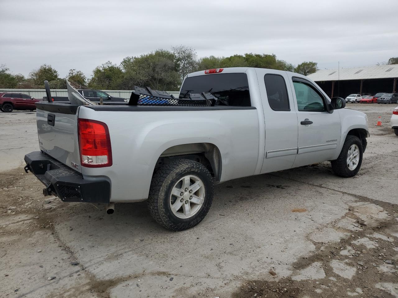 2012 GMC Sierra VIN 1GTR1VE06CZ113557 Copart auction photo, front end / side damage thumbnail 3