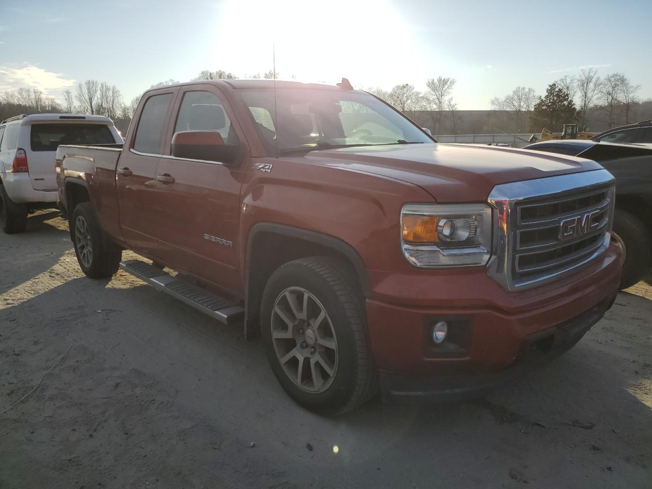 2015 GMC Sierra VIN 1GTV2UEC2FZ202787 Copart auction photo, minor dent/scratches damage thumbnail 4