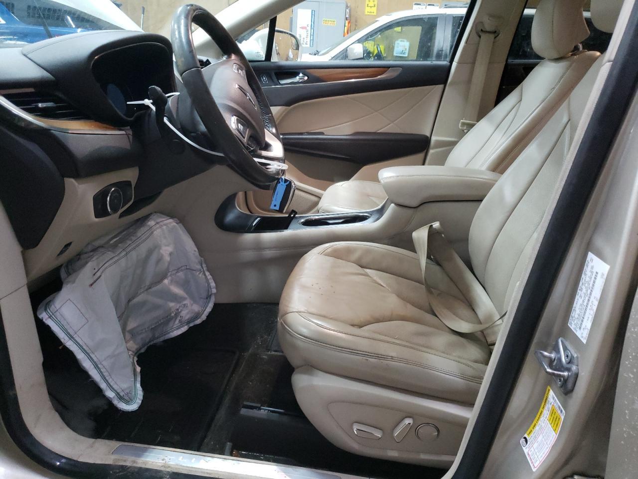 2017 Lincoln MKC VIN 5LMCJ2D94HUL14018 Copart auction photo, front end / minor dent/scratches damage thumbnail 7